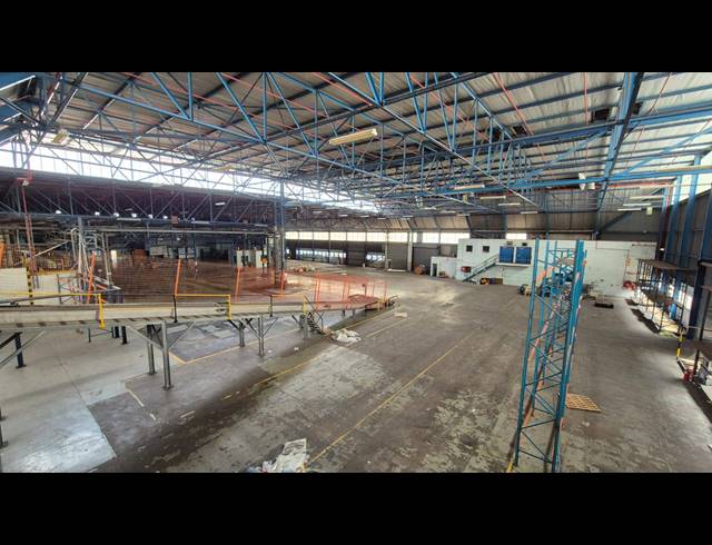4,970M² FACTORY TO LET IN WESTMEAD